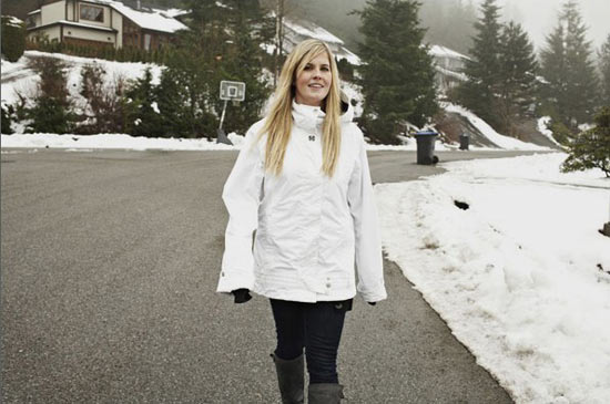 组图:加拿大极限滑雪美女 清纯与性感完美结合