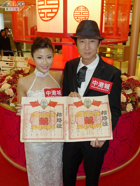 洪天明宣布今年与周家蔚举行婚礼，可喜可贺！