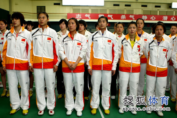 图文:羽球世界冠军登榜仪式 中国女子羽球队