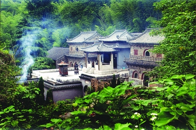 深山古寺 于惠通 摄