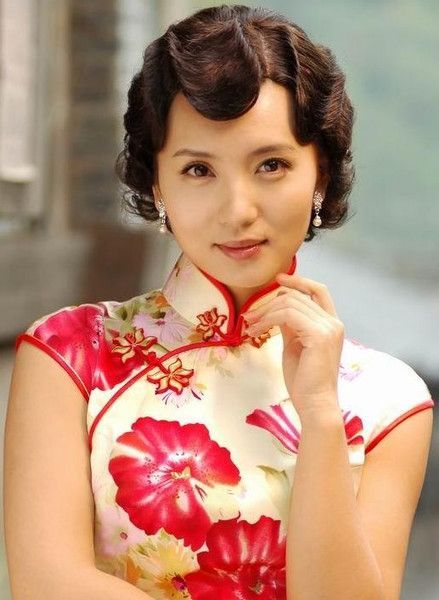 组图:张曼玉邓丽君 女星穿旗袍演绎千种风情