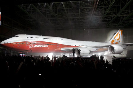 组图:首架波音747-8洲际飞机下线仪式