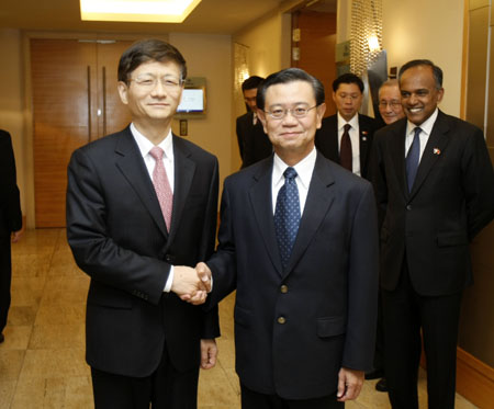 新加坡总统纳丹会见中国国务委员孟建柱(组图)