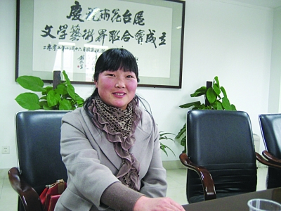 被疯婆婆砸得满头是疤 好媳妇依然悉心照料(图)