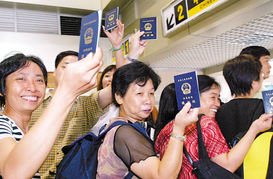 参加旅行团香港游的市民 羊城晚报记者 陈秋明 摄