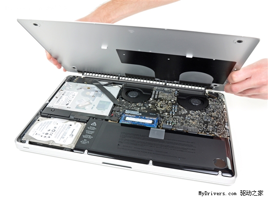苹果新MacBook Pro笔记本真机拆解