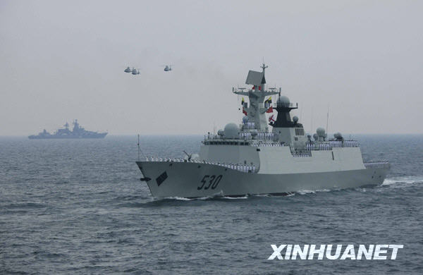 中国军舰为撤侨护航 发誓要保护当地华人