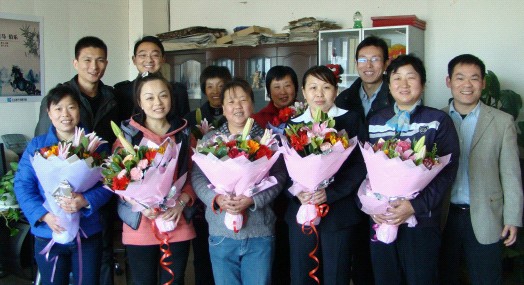 北京新华电脑学校全体教师欢度第101个三八妇