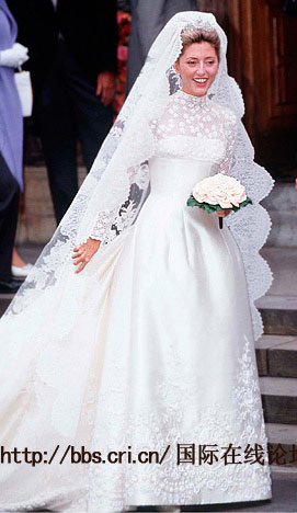 皇室婚纱_盘点欧洲皇室现代婚礼上最贵的六套婚纱(2)