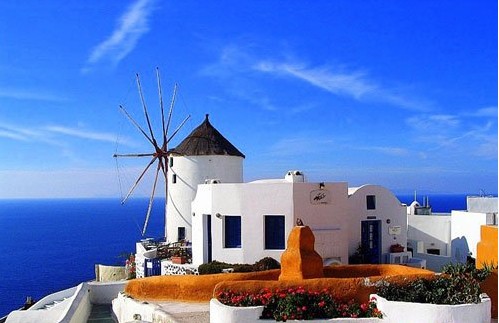 地中海对岸的突尼斯,那里的建筑一律白色