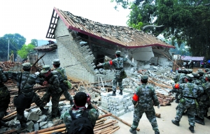 8级地震共造成德宏州盈江,陇川,梁河,瑞丽,潞西5个县(市)7.31万户34.