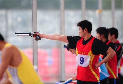 图文:全国现代五项冠军赛 王翔在比赛中