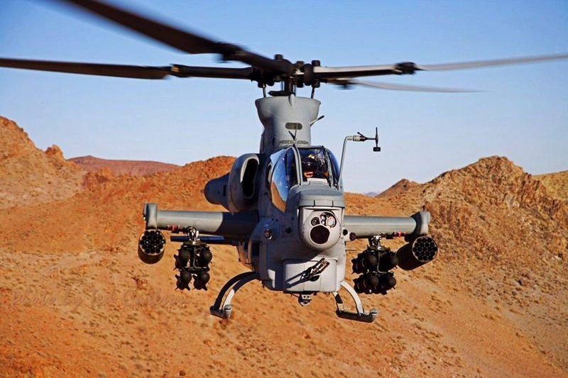 贝尔公司最新产品ah-1z攻击直升机.