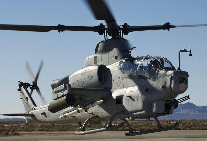 贝尔公司最新产品ah-1z攻击直升机.
