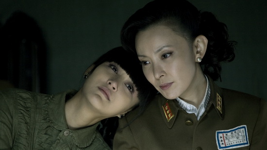 刘威葳与张歆艺在剧中姐妹情深。