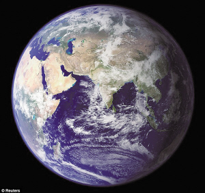 俄美卫星所拍地球照片差异大(组图)