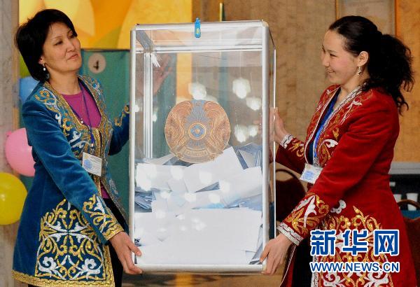 计票结果显示纳扎尔巴耶夫在哈萨克斯坦总统选
