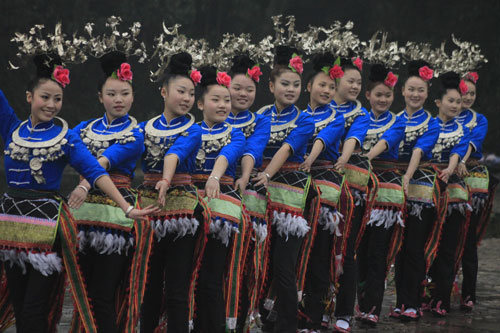 黔东南丹寨县卡拉村的锦鸡舞令众人陶醉