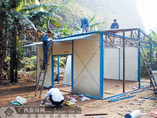 2007年3月,校舍因两度被列入危房拆除,然而新学校却因种种原因一直
