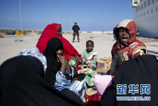 千余名各国公民乘船撤离利比亚西部城市米苏拉