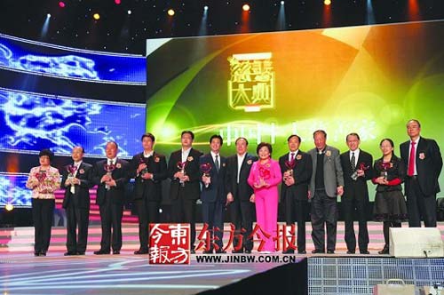 2011中国慈善榜揭晓 河南籍2人位列十大慈善家
