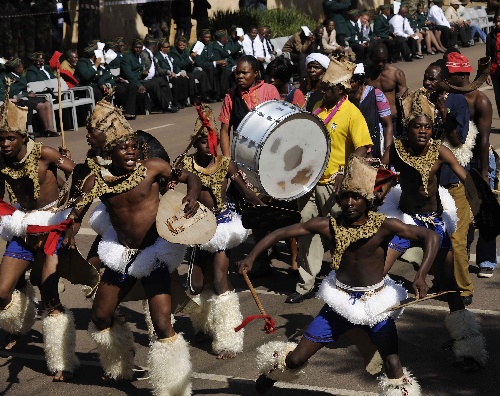 (国际)(9)南非举行盛大阅兵庆祝自由日