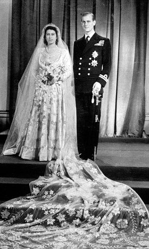英国女王伊丽莎白二世拍摄于1947年的结婚照