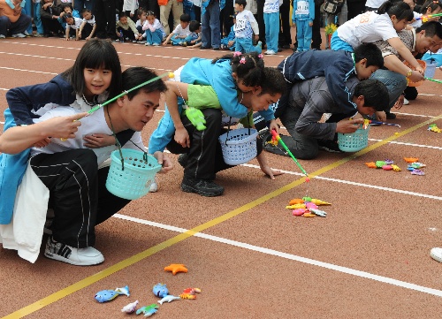(教育)(4)北京史家小学和东四七条小学运动会开