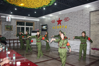 河北省高速公路首家红色主题餐厅五一试营