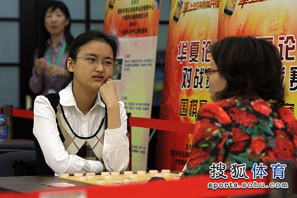 广州亚运会象棋冠军唐丹参加大赛