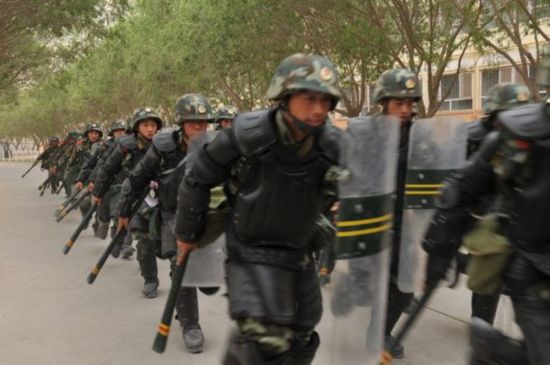 实战化训练:武警8683部队锤炼精武硬功(组图)