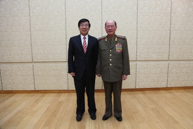 驻朝鲜大使刘洪才拜会朝人民保安部新任部长李
