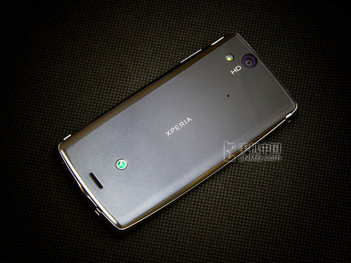 索尼爱立信Xperia Arc LT15i背面图片