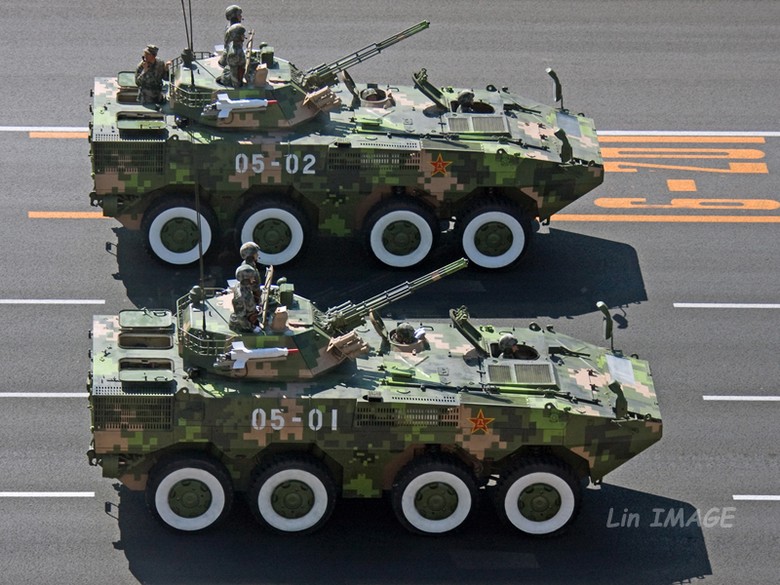 中国新一代122mm轮式自行火炮曝光(组图)