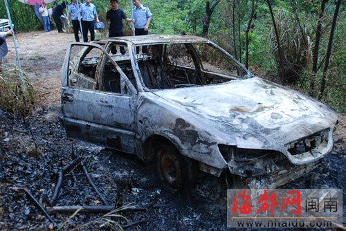 男子玩网游成瘾 为30元车费杀的哥烧车焚尸(组图)