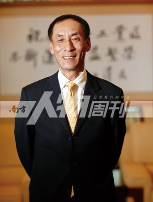 秦晓的一位身份显赫的朋友对他的评价是"当代盛宣怀"