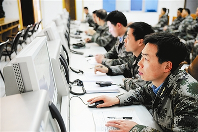解放军重型机群升空练应对不明国籍飞机入境(组图)