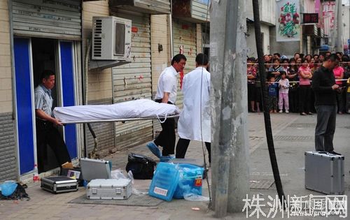 合肥年轻女子电玩室内疑被捅死焚尸(组图)