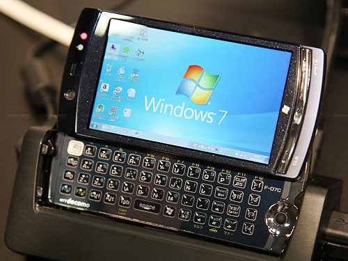 首款ATOM/Windows7手机 富士通F-07C亮相 