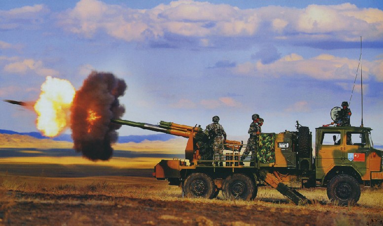 近日,国内官方军事杂志刊登了解放军最新型车载榴弹炮清晰大图.