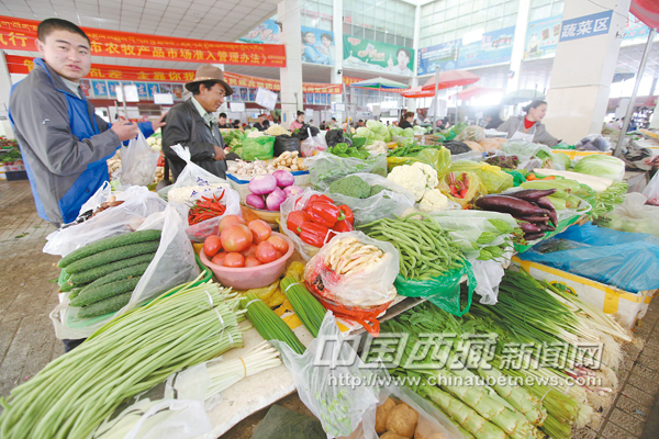拉萨市场蔬菜价格持续回落?青椒6.8元一斤(图