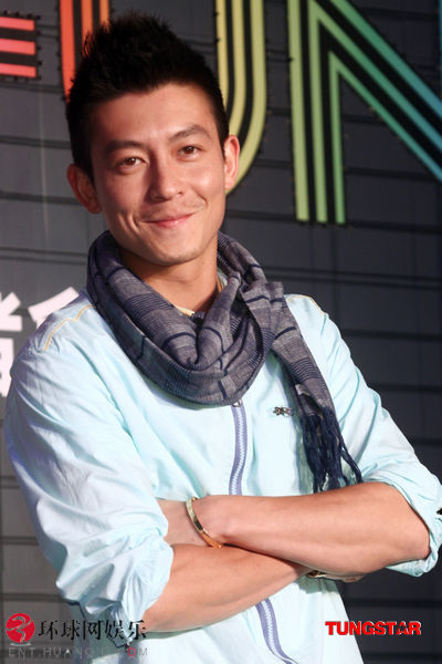 汤唯携新片离开戛纳返京宣传图片 50019 400x600