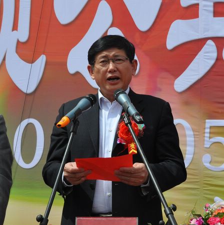 5月25日，宁夏回族自治区党委常委、宣传部部长杨春光宣布2011年宁夏广播电视户户通和农村电影放映工程启动。