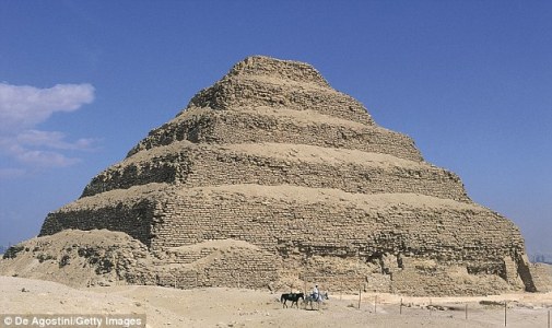 科学家测出17座隔绝于世埃及金字塔及上千古墓(组图)