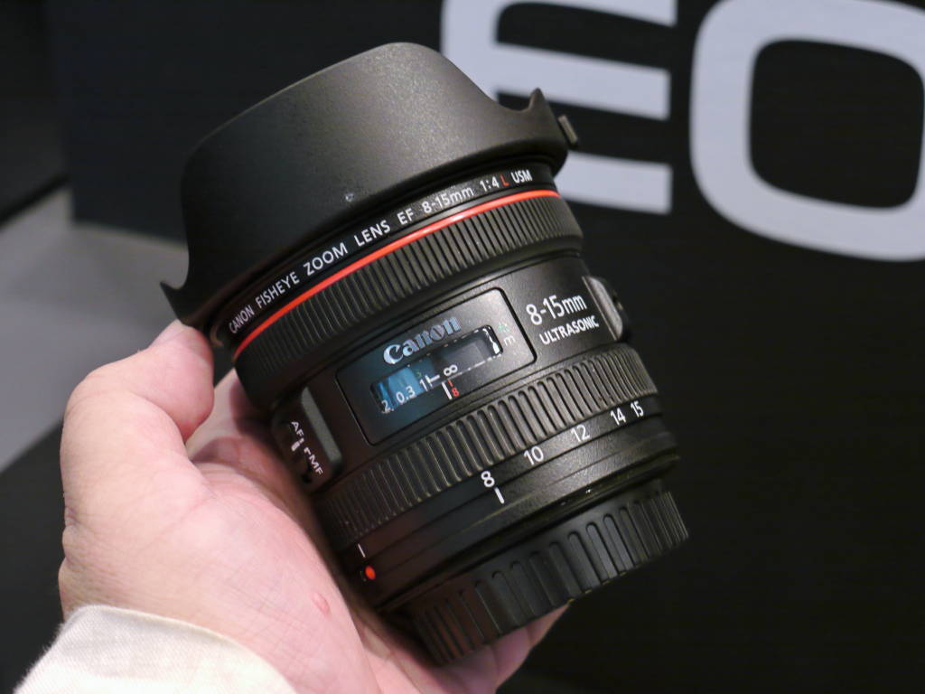 佳能ef 8-15mm f4l fisheye usm实物图