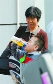 上海儿童肥胖率超高 病源多因祖辈娇宠(图)
