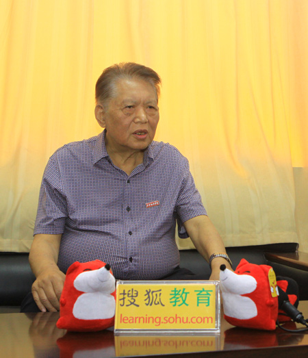 西安翻譯學院創始人、院長丁祖詒接受搜狐教育采訪。