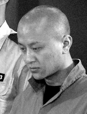 本报讯 (记者张媛)昨日,"长安街英菲尼迪车祸案"被告人陈家的辩护人图片
