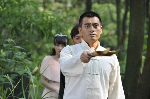 陈龙新片忙捉"鬼" 《新月魅影》还原历史谜案