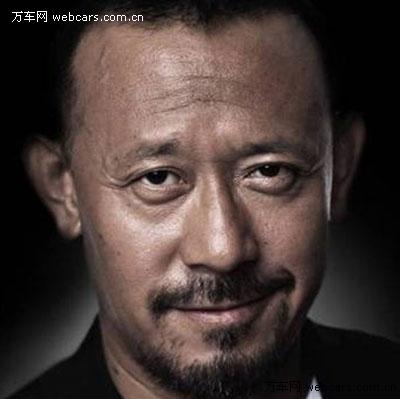姜文是英雄,英雄之气,源于气场,英雄外貌卓尔不群,霸气威严的外表下